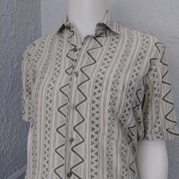 Vintage Short Sleeve Button Up Shirt by Ridgewood - lines and zig zag pattern - Picture 4 of 5